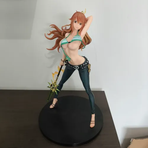 Loja Mundo - One Piece Nami 31cm com Lança de METAL do genshin impact action figure boneco