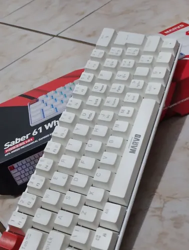 Teclado gamer mecânico 60% (PROFISSIONAL)