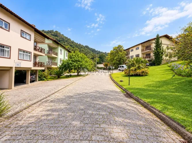 Casa em condomínio à venda ou locação com 3 suítes + dependência completa, 157.75 m² na Bo