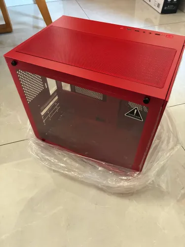 Gabinete Gamer Pcyes Forcefield, Red Magma