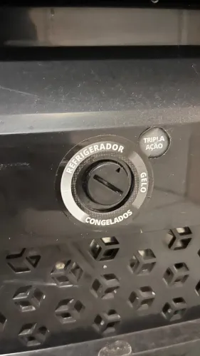 conservadsor tripla ação vertical Fricon 284L preto porta de vidro 220V semi novo