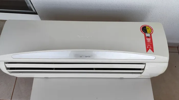 Ar-condicionado Split 9.000 BTUs Springer - Econômico ?