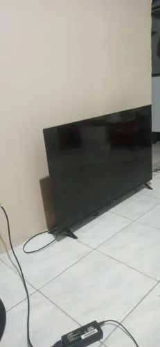 TV TCL 43 SMART - 1 SEMANA DE USO - TELA TRINCADA (Para Peças/Conserto)