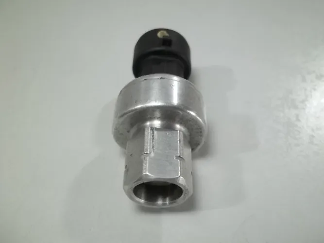 Pressostato Do Ar Condicionado Linha Renault 1.0 1.6