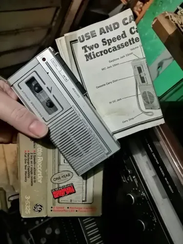 Gravador antigo na caixa, não funciona 