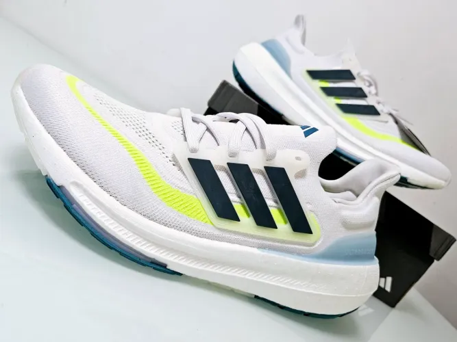 Adidas Ultraboost light
