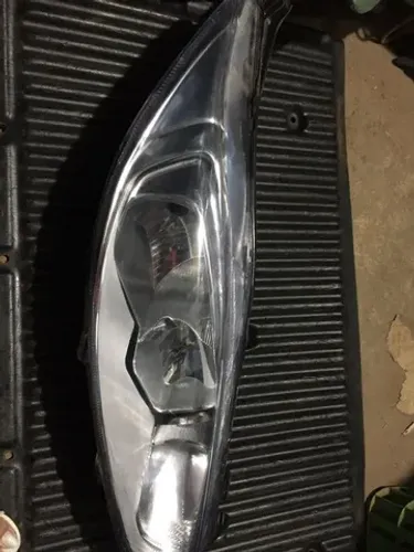 New fiesta ano 2016 farol lado direito