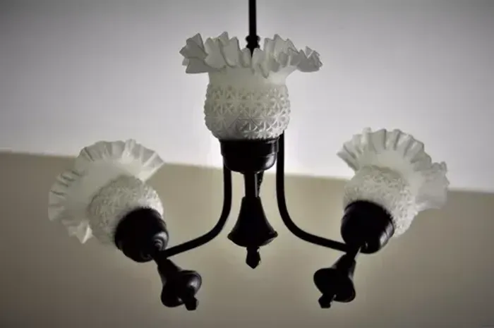 Lustre Classico Colonial Tulipas Opaline Cristal - Decada 50