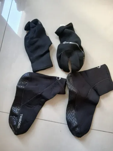 Vendo Par de luva e meia de mergulho SEASUB