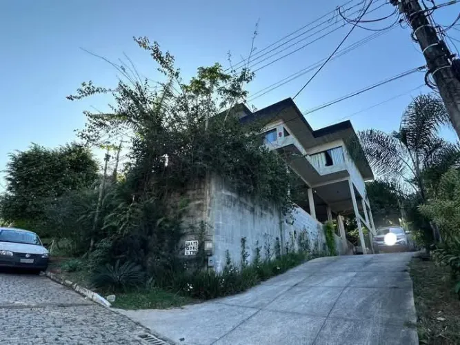 CASA A VENDA NO CONDOMÍNIO FAZENDA MURIQUI INACABADA