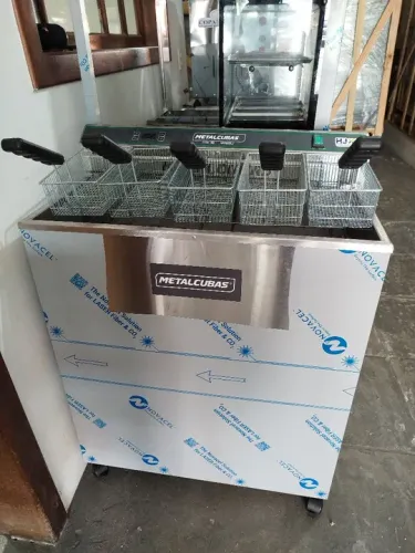 R1 Fritadeira industrial 30 litros 5 cestos Metalcubas
