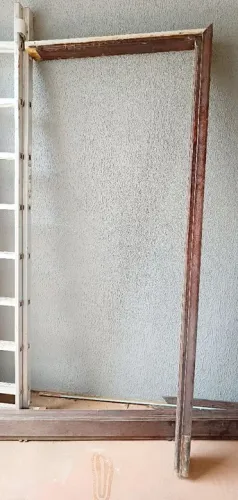 Batente de porta em peroba antigo