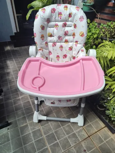 Cadeira de alimentação de bebê