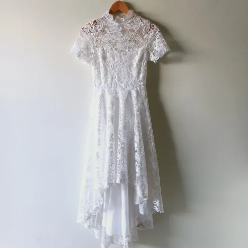 Vestido branco de renda guipir