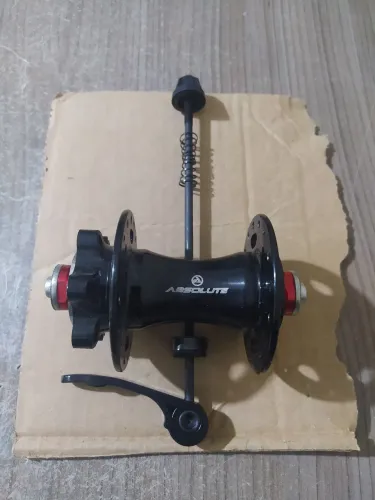 Cubo dianteiro 32 furos de blocagem rolamentado semi novo 
