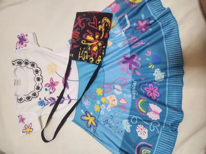 Fantasia infanril Mirabel Tamanho M (veste 5 a 6 anos). Nova.
