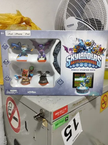 Bonecos Skylanders Battlegrounds - Mobile Starter Pack