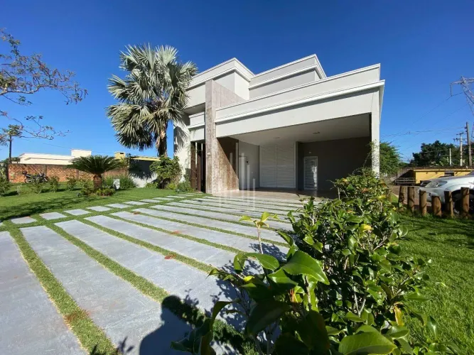 Casa à venda no Condominio Arco Di Roma em Foz do Iguacu.