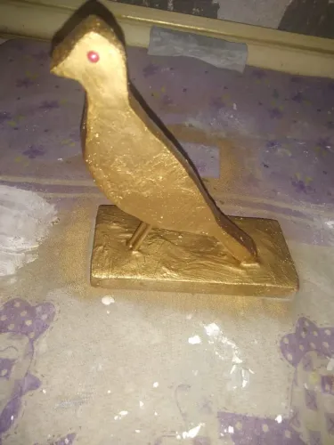 Escultura pequena de pássaro dourado artesanal*nova*!