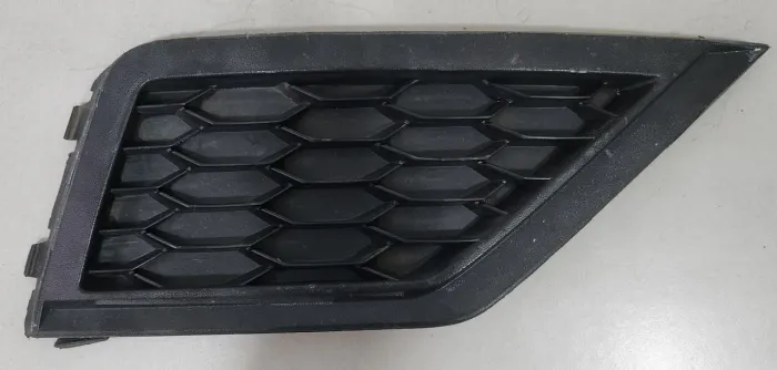 Moldura Farol Milha Direito Vw Gol/Saveiro/Voyage 5u0.853.666 Preto Direito