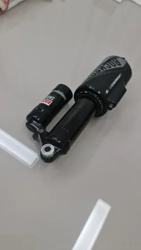 Shock rock shock vivid air 222mm