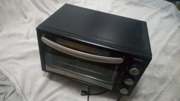 Forno elétrico Philco em ótimo estado - 127 Volts - 36 Litros - cor preta - 90 a 230 ºC