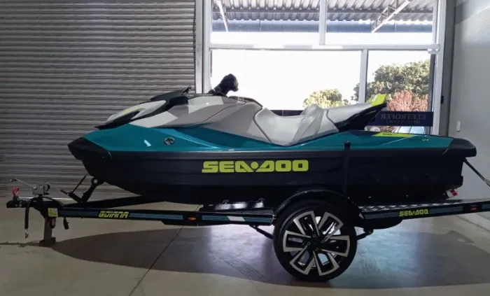 Jet Ski SeaDoo 24/24 SE GTI 170 20 Hs