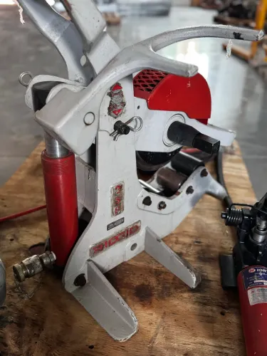Máquina para Cortar Tubos de 2.1/2" - 8" Modelo 258 RIDGID ? VENDA OU LOCAÇÃO ?