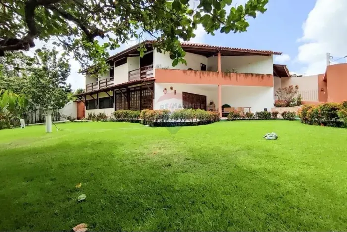 Casa residência verdadeiro refúgio urbano em meio à natureza