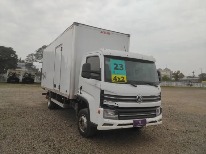 Volkswagen 11.180 11-180 Delivery 2p (diesel)(E5) 2022/2023 Vamos Seminovos São Leopoldo