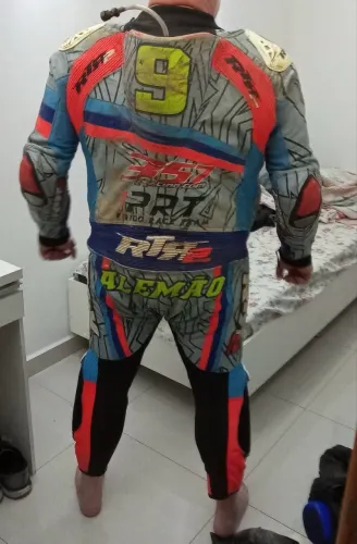 Vendo Macacão de Piloto de Moto - Couro Personalizado