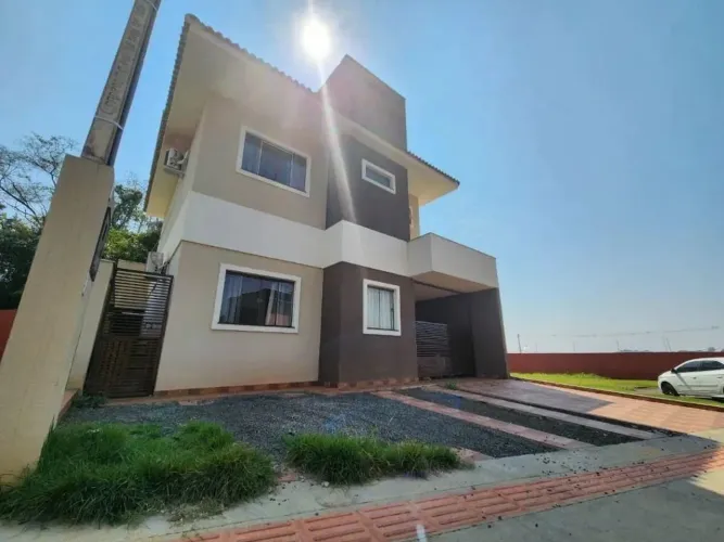 Sobrado à venda em Londrina, Heimtal, com 3 quartos, com 139.8 m²