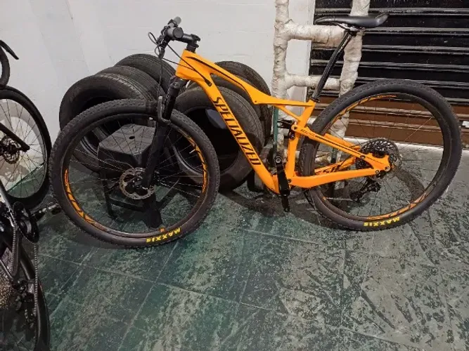 BICICLETA SPECIALIZED EPIC PRO 2017- COR LARANJA-
