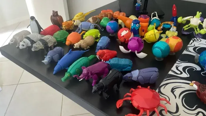 Coleção de Brinquedos da revista Recreio Rockanimal, galacticos, mega feras e outros