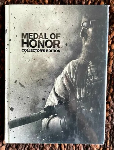 LIVRO GUIA ESTRATÉGIA OFICIAL MEDAL OF HONOR COLLECTOR´s EDITION EA 224 PÁGINAS INGLÊS
