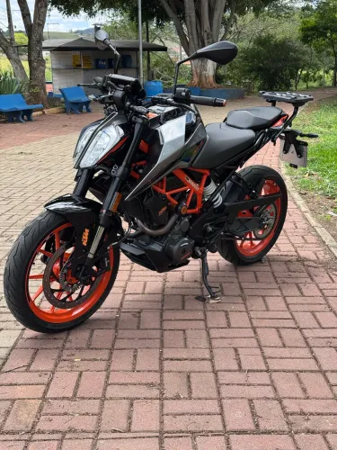 KTM DUKE 390 