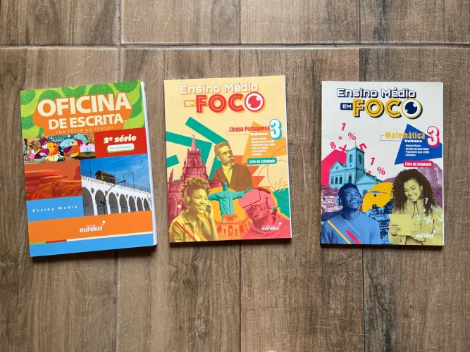 Livros ensino medio em foco