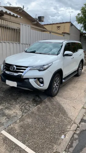 Toyota Hilux SW4 SRX 4X4 2.8 TDI 16V Dies. Aut. 2016