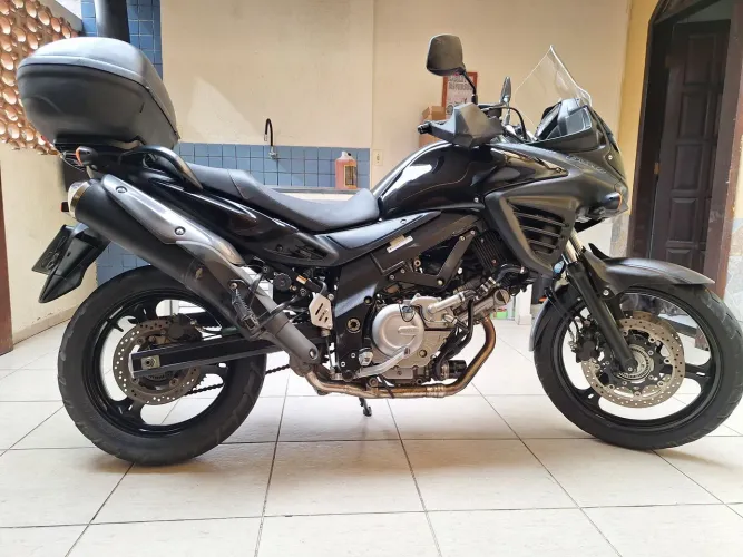 SUZUKI DL 650 V-STROM TROCO FINANCIO ACEITO CARRO OU MOTO MAIOR OU MENOR VALOR 