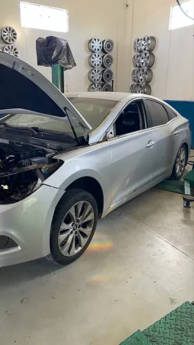 Sucata Hyundai Azera 2013 2014 2015 para retirada de peças ou vendo a sucata completa 