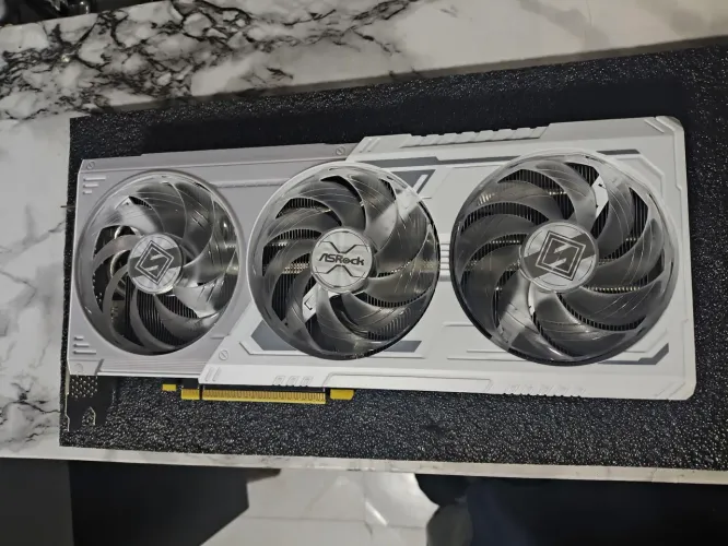 Placa de Vídeo Intel Arc B580 12GB ? Pouquíssimo Uso