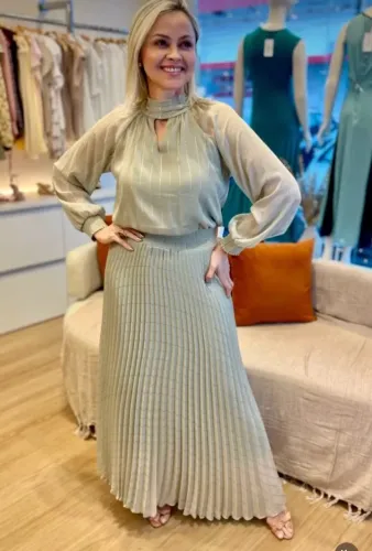 Vestido verde plissado de luxo