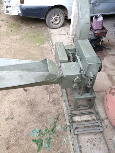Venda de picadeira,motor 10C.revisada.