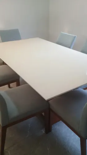 Mesa com 6 lugares