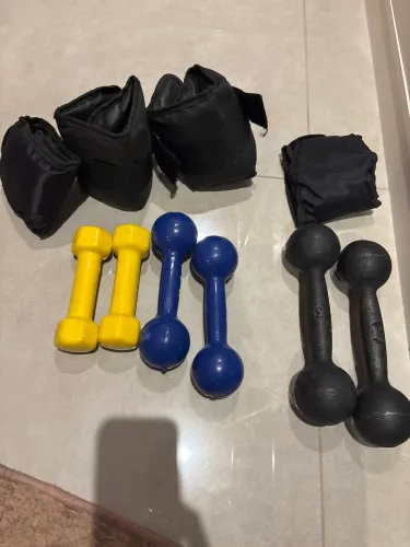 Kit 3 pares de halter e 2 pares de caneleiras. Musculação. Funcional. Academia 