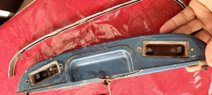 Suporte de Placa Nariz de bruxa Karmann Ghia KG Bolinha raríssimo 1962/1972