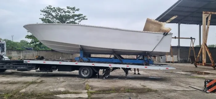 lancha para pesca, lazer. transporte