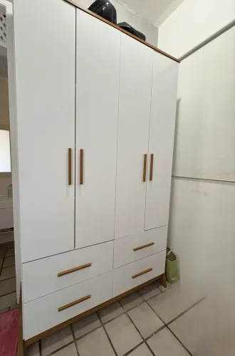 GUARDA ROUPA INFANTIL SEMI NOVO