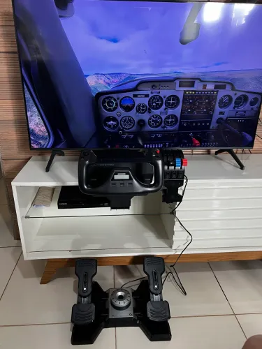 Logitech G Flight Yoke System (Manche, Manete de Potência, pedal)