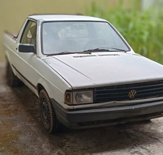 Saveiro1.6 Álcool para tirar peças, carro funciona